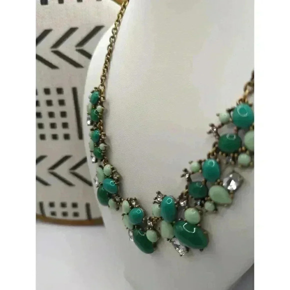 J Crew Gold Green Statement Necklace Beaded Rhinestone Chain Womens - Picture 3 of 6